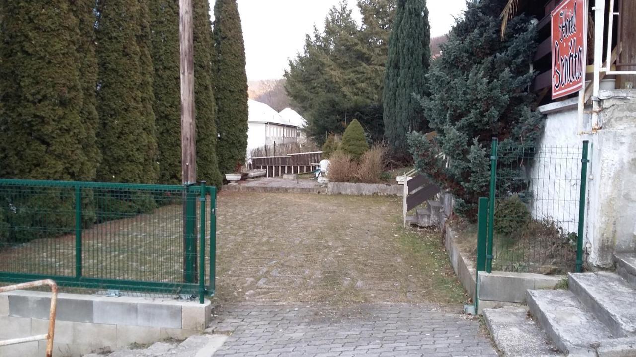 Garni Hotel Sonata Trenčianske Teplice Eksteriør billede